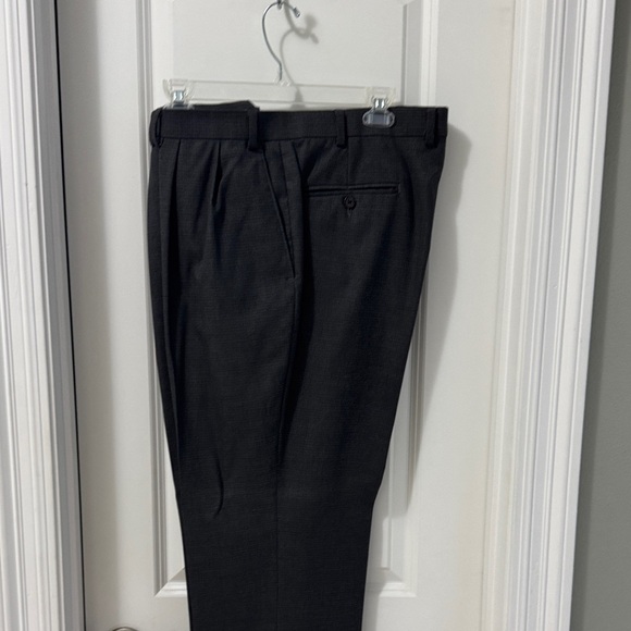 Polo by Ralph Lauren Black Dress Trousers with Pleat - Picture 3 of 6